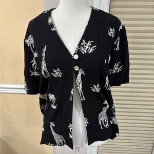 Black and White Giraffe Print Shirt size 10